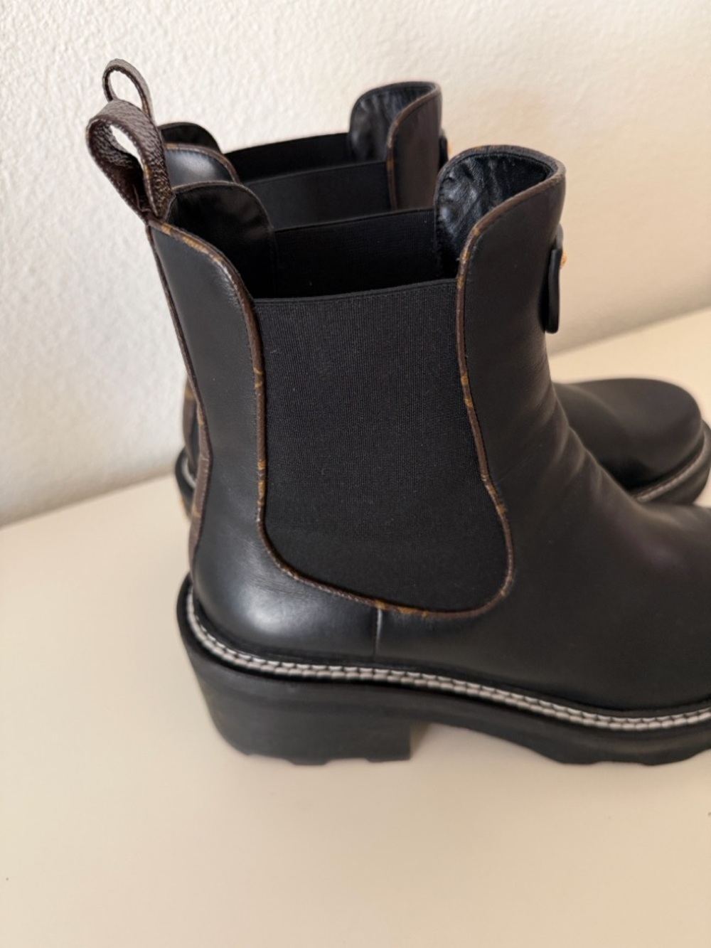 Louis Vuitton Black Beaubourg Chelsea Boots Size 41 - Picture 14 of 16